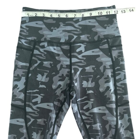 ZYIA ACTIVE Black Camo Metallic Pocket Light n Tight Hi-Rise Capri‎ 20" Size 4 - Picture 3 of 8